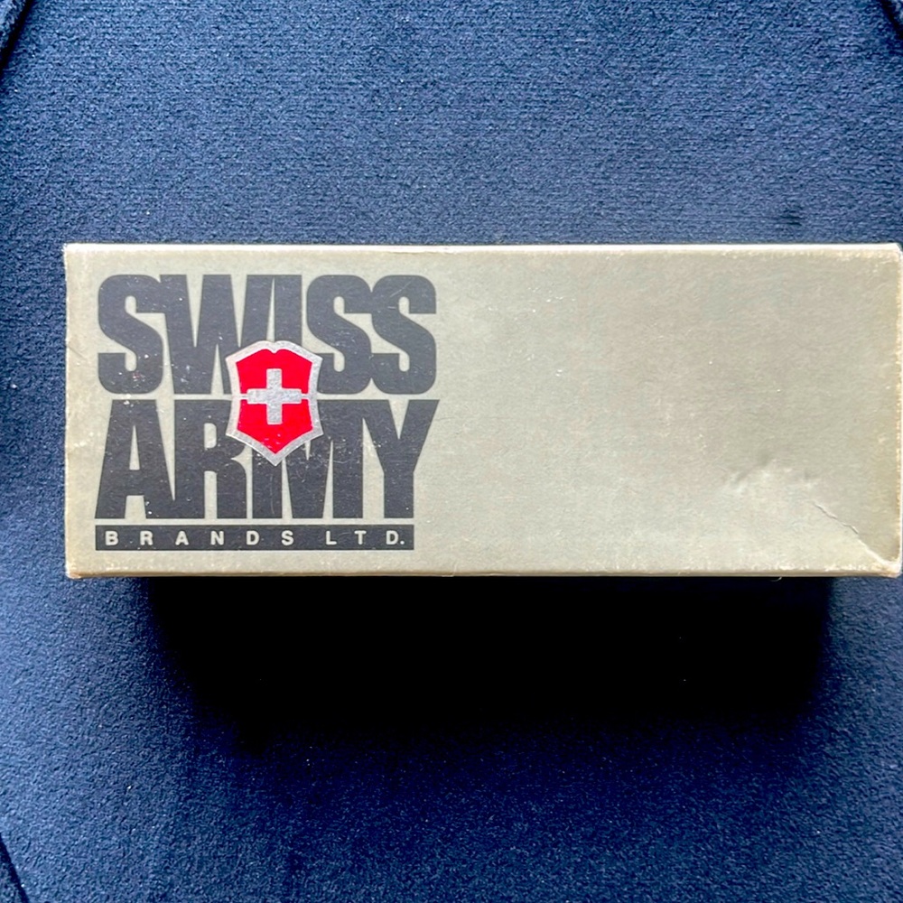 VICTORINOX Swiss Army New!!           SUPER THINKER #5074 multi-functional